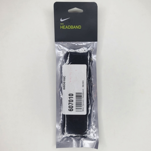 Nike Other - Nike Swoosh Headband Black & White